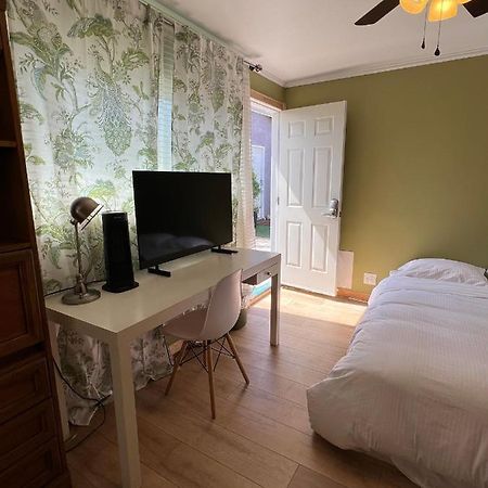 Private Room W/ Private Room Entrance & Free Wifi & Ac & Private Fridge Carson Extérieur photo