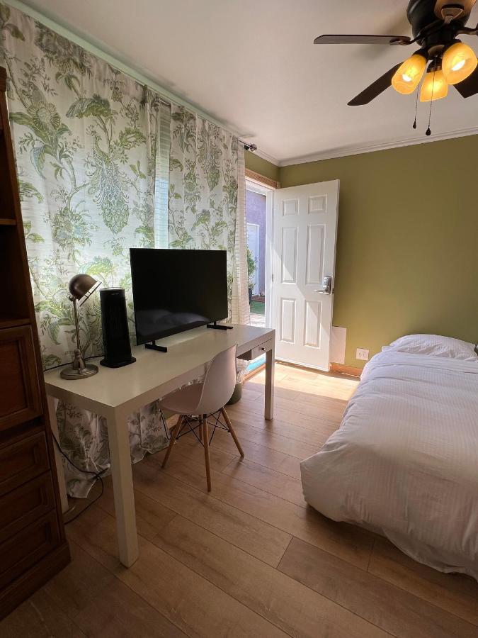 Private Room W/ Private Room Entrance & Free Wifi & Ac & Private Fridge Carson Extérieur photo