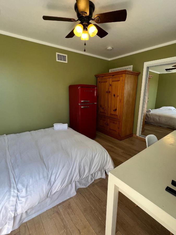 Private Room W/ Private Room Entrance & Free Wifi & Ac & Private Fridge Carson Extérieur photo