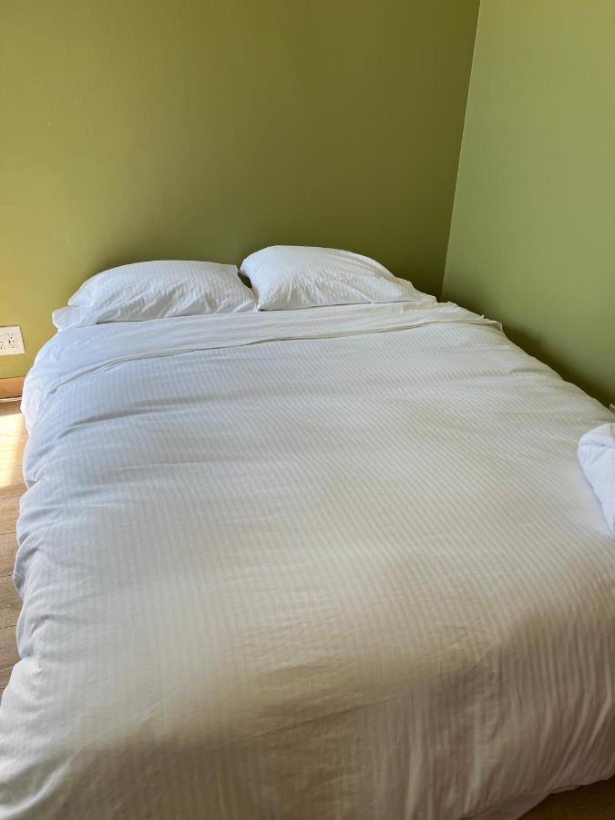 Private Room W/ Private Room Entrance & Free Wifi & Ac & Private Fridge Carson Extérieur photo